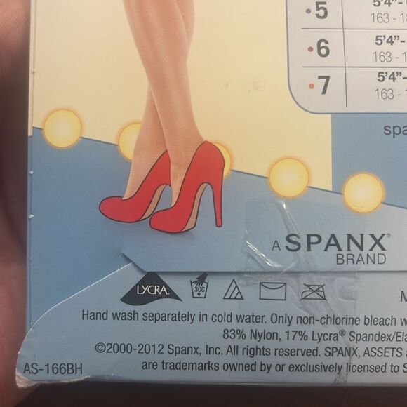 NEW Women's Assets by Sara Blakely 166B Sensational Shaper Shapewear Nude Size 4 - Picture 7 of 8